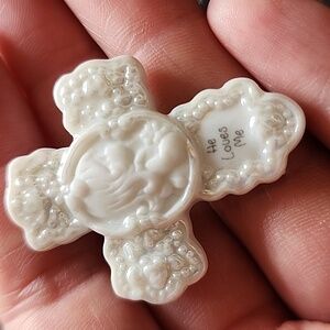VTG White Ceramic Cross Pin